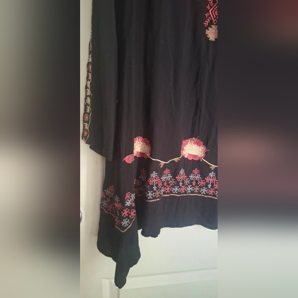 Tasha Polizzi Collection Embroidered Black and Pink Women's Top M BOHO GYPSY - Picture 11 of 11